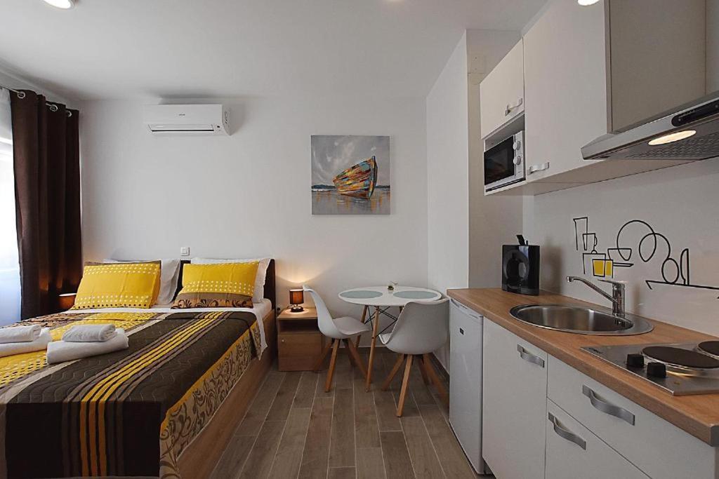 Roko & Borna Self Check - In Apartment Zadar Ngoại thất bức ảnh
